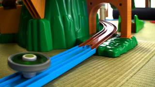 トーマスVSベイブレード【どきどきマウンテンで大ケンカ】BEYBLADEvsTHOMAS