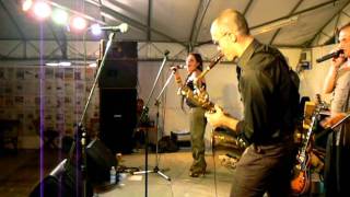 Live Marco Vecchi El V & I Gardenhouse La mia ragazza Villa Torchi Bo 1 giu2011 by MVaccari