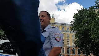 К Внуку Елькина пристал полицейский на сходке партии ПАРТИЯ в Москве. ШУЕ ППШ!