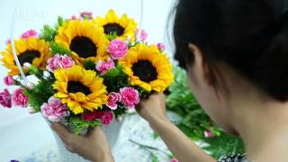 Cách cắm hoa hướng dương cực đẹp đón Tết Bính Thân