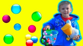 Видео для детей - Даник играет с Весёлым Пеликаном. Весёлое детское видео. Носики Курносики