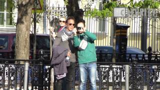 Mickey Rourke walking in Moscow with girlfriend / Микки Рурк погулял с возлюбленной по Москве