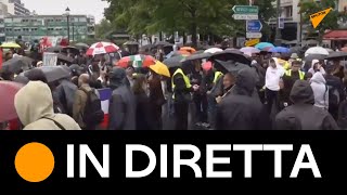 Parigi: gilet gialli protestano contro l’obbligo vaccinale