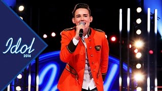 Frida Kropp Lindh framför Bara få va mig själv i Idol 2016 - Idol Sverige (TV4)