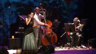 Marta Solís - Mundo de Papel  ||  En directo en Teatro Leal de La Laguna