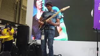 Side note - Greg Howe at China Music 2019