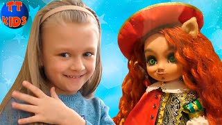 Ярослава в Музеи Игрушек! Куклы из Сказок Видео для детей
