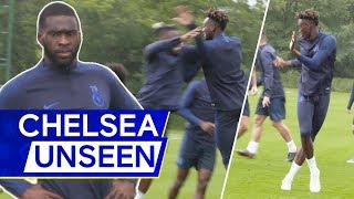 Tammy Abraham's Cheeky Dance Moves ? Pulisic x Abraham Nail Perfect Chest Bump! ? | Chelsea Unseen