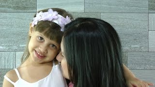Mother and daughter kissing and hugging. Stock Footage