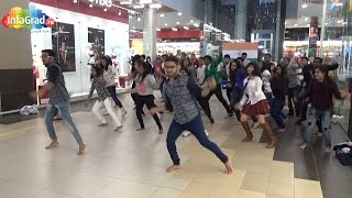 Танцевальный флешмоб в торговом центре Архангельска