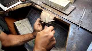 Fabrication traditionnelle d'un jonc esclave en argent