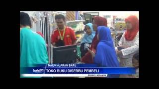 Toko Buku Diserbu Pembeli Saat Tahun Ajaran Baru
