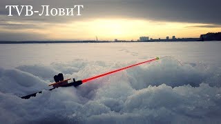 Взял женщину на рыбалку и вот что получилось! Зимняя рыбалка 2018-2019