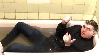 Купаюсь в ванне, в одежде, в джинсах. Челлендж / I bathe in the bath, in clothes. Challenge
