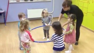 Разминка на занятии "Фитнес. Играем с обручем.
