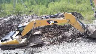 Вытаскиваем утонувший экскаватор CAT