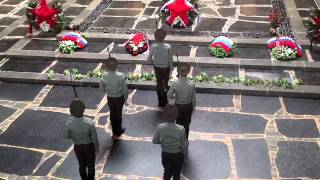 Смена караула в зале Воинской славы Волгоград
