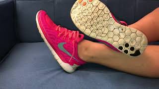 Kate sockless shoeplay and removal - Nikes Free