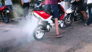 Yamaha Jog and Aerox palenie gumy.