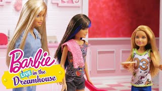 Una pequeña mansión de los sueños | Barbie LIVE! In The Dreamhouse | Barbie