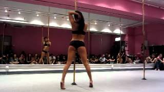 Dirdy Birdy spinning pole