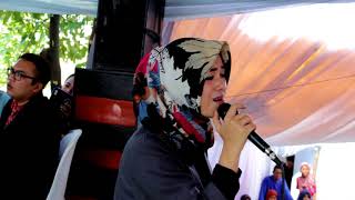 Dandan Minimalis, Suara Maksimal