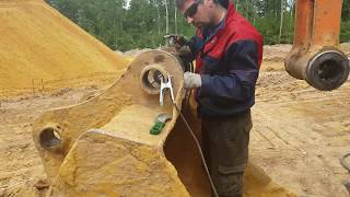 Ремонт стрелы и ковша HITACHI