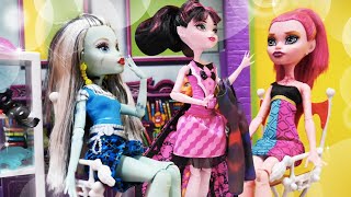 Видео про игрушки и игры в шпионов. Секрет на миллион. Что скрывают куклы Монстер Хай?