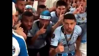 Jogadores do Grêmio provocam Internacional
