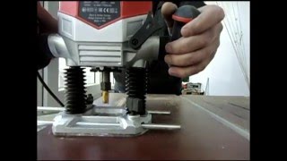 Установка фрезера Black&Decker KW900EKA в стол.Installing the router Black & Decker  the table.