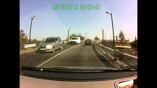 Кременчуг: почти столкновение на мосту