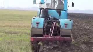 Скоростная вспашка тракторами Т-150К с плугом ПЛН-5-35.High-speed plowing tractor T-150K with plough