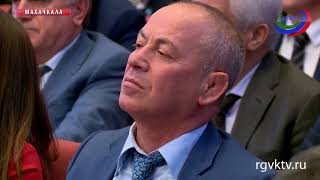 ВРИО главы Дагестана Владимир Васильев официально представлен парламенту республики