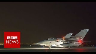 US-led airstrikes hit Syria - BBC News