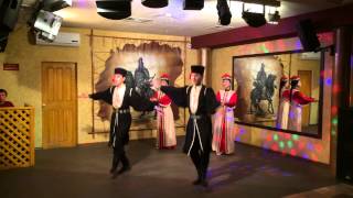 Калмыцкий танец в ресторане "Легенда". Элиста