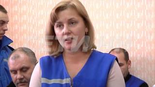 Медицинский персонал скорой помощи бастует против заведующей.