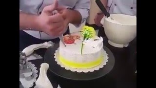 AERÓGRAFO PARA CONFEITARIA - BOLO DE ROSAS E CACHORRINHO COM CHANTILLY