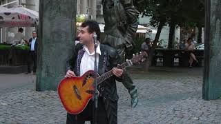 Певец - Павел Пикалов - Инцидент на Старом Арбате (УЛИЧНЫЙ АРТИСТ)