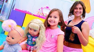 Oyuncak bebek ile Eğlenceli video.  Selin  Ayşe evine misafirliğe gidiyor
