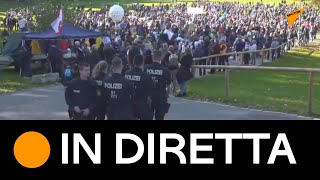 #Germania: protesta contro l'obbligo vaccinale e le misure anti-Covid a #Norimberga