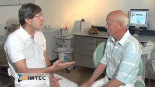 Sofort belastbare „IMTEC" (3M) Implantate für Leute, die Zahnprothese tragen.