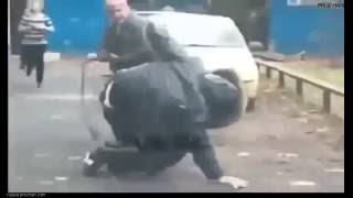 Дед ушатал гопника