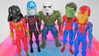 5 Colors Spider Heros Mask Play Jumping on the Pool - Hero Nursery Rhymes