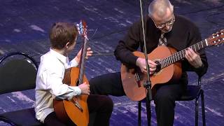 И.Ю.Золотухин с учеником (гитара). Концерт в честь 70-летия ДМШ им. Дж.Гершвина. 16.04.2018