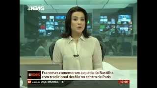 Franceses Comemoram A Queda Da Bastilha Com Desfile - Centro De Paris