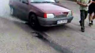 Palenie Gumy w roli KATA Łatek Opel Kadet 1.6 czesc 1