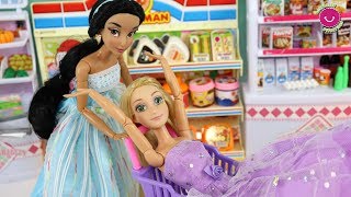 Rapunzel y Jasmín Diversión en el Supermercado ? Mis muñecas Princesas Disney