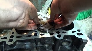 DIY Как голыми руками вставить поршень в блок MAZDA 323F