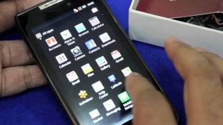 Unboxing the Motorola RAZR