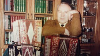 ??"Гармонь" - исполняет автор Наталенко Владимир Павлович.
Гармонь через всю жизнь!